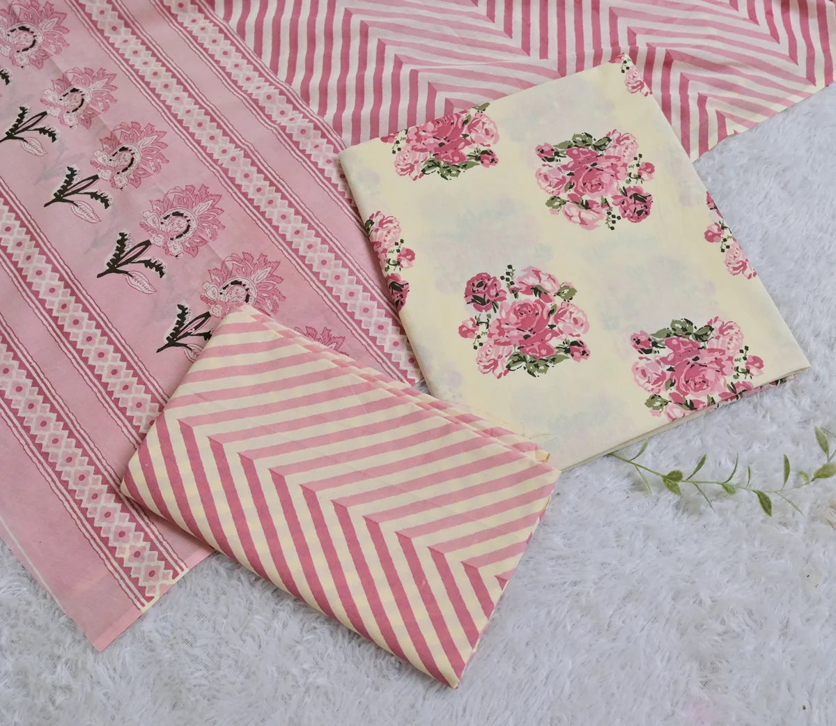 Baby Pink Lotus Buti 3-Piece Cotton Suit Set_SS139