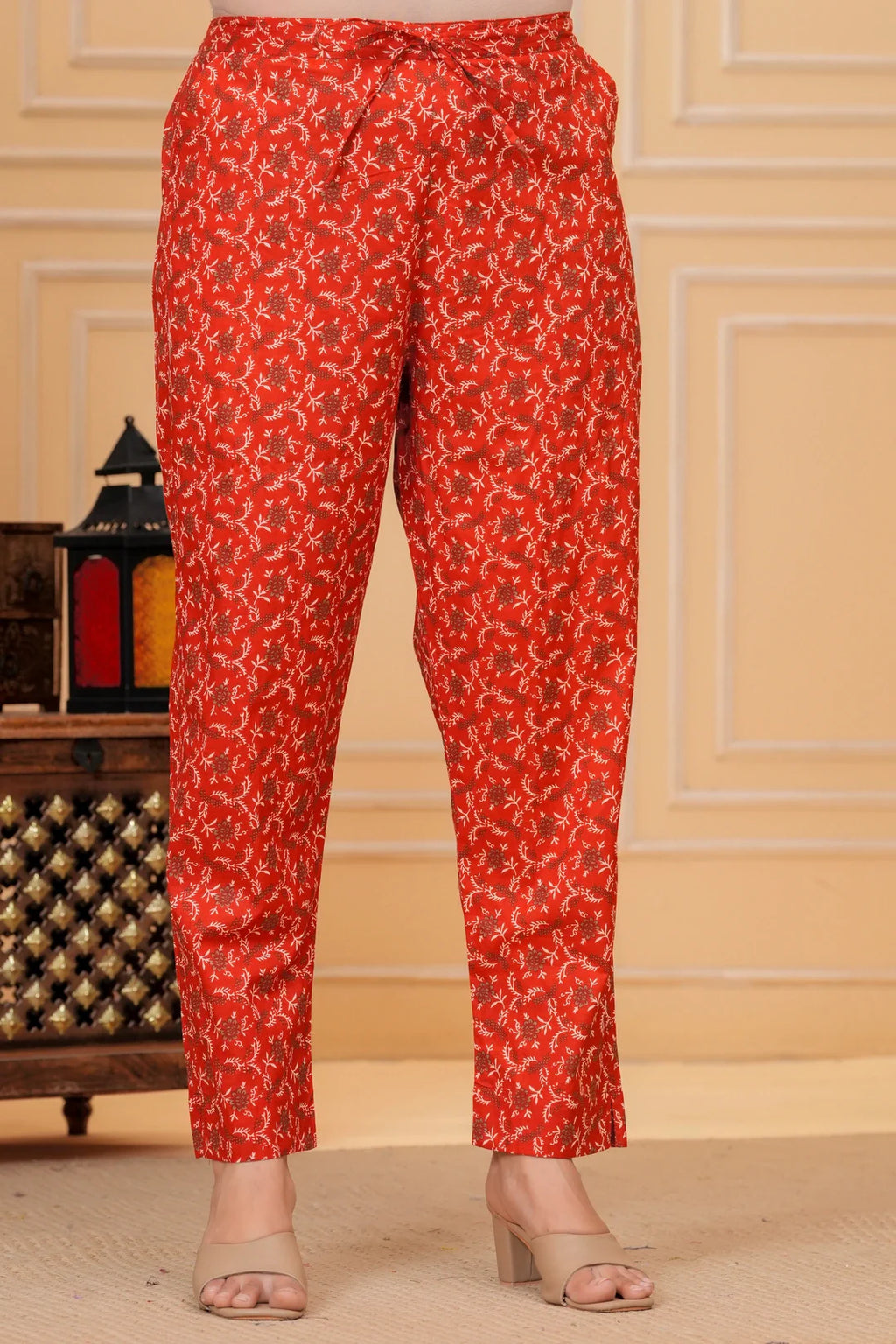 Elegant Red Floral Jaipuri Cotton  Kurta Pant Set with Dupatta