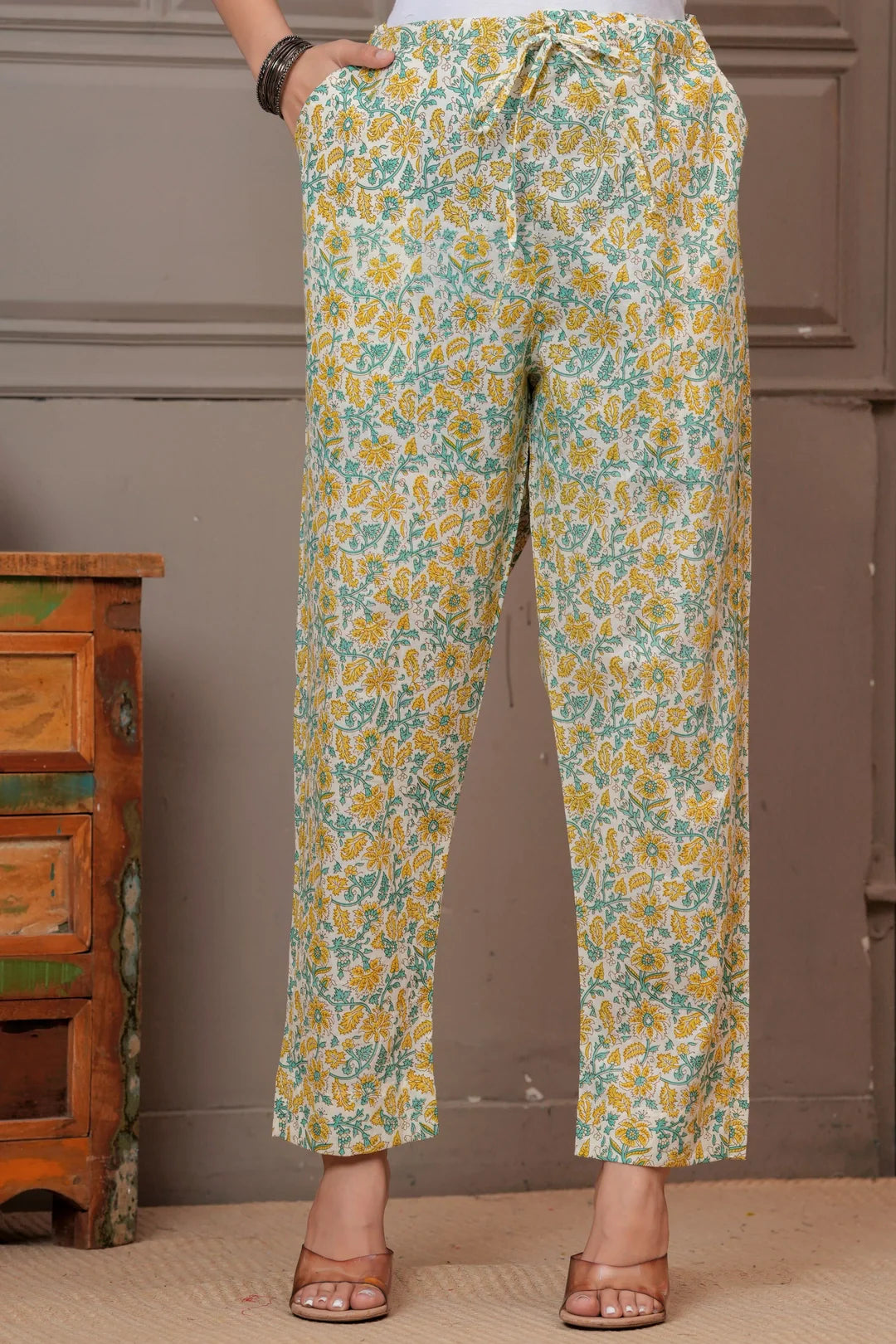 Jaipuri Handblock Printed Cotton Kurta Pant Set with malmal Dupatta - Yellow & Green